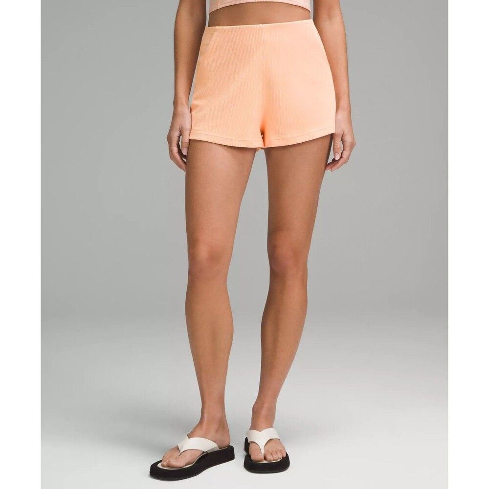 Lululemon Shorts Womens 14 XL Ribbed Softstreme High-Rise Casual Athleisure - Picture 2 of 9